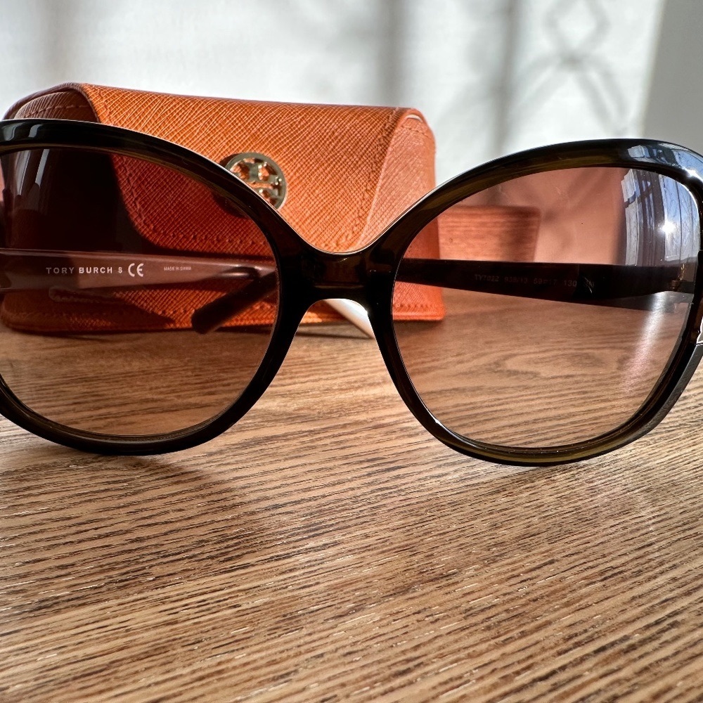 Tory Burch sun glasses